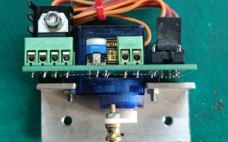 2.0.1 Servo-Unterflurweichenantrieb für H0, TT, N, programmierbar
