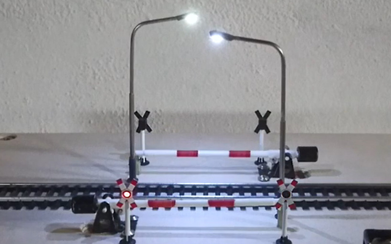 4.0.2 Servo Steuerung für Bahnübergang mit Wechselblinker